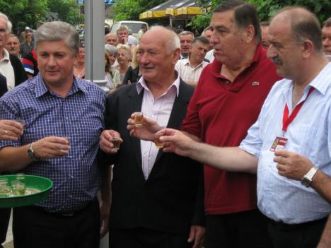 milutin-mrkonjic-guca-2009.godina-tanjug.jpg