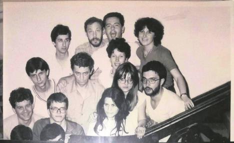 glumacka-ekipa-doma-omladine-u-kragujevcu-1980god.jpg