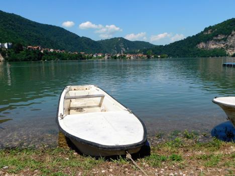 mali-zvornik--jezero-foto-t.ilic.jpg