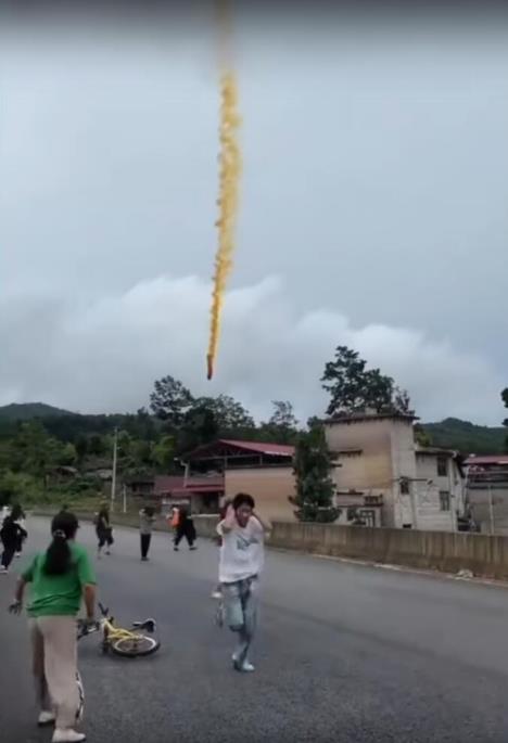 20240625-07-25-35china-rocket-crashes-on-town--youtube--mozilla-firefox.jpg