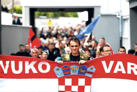 hrvati-srbi-vukovar-protesti-cirilica.jpg