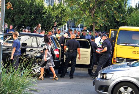 komunalni-policajci-napadnut-kosovska-ulica-zaplena.jpg