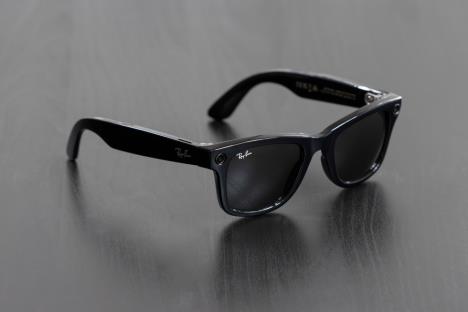 shutterstock_Meta ray ban (1).jpg