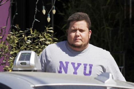 Čez Bono kraj kola na ulici