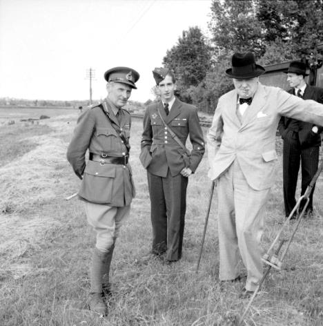 MontgomeryPedroIIDeYugoslaviaYChurchill04071941.jpg