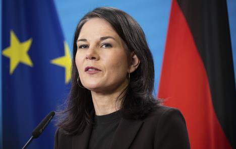 Analena Berbok, šminka