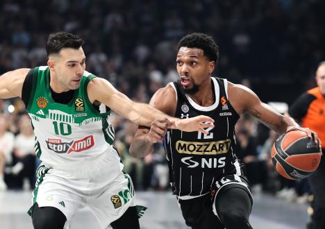 Partizan_v_Panathinaikos-A6081.JPG