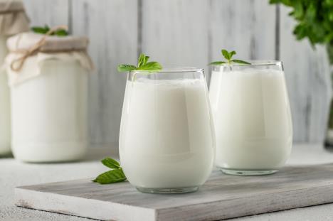 kefir shutterstock_2265667129.jpg