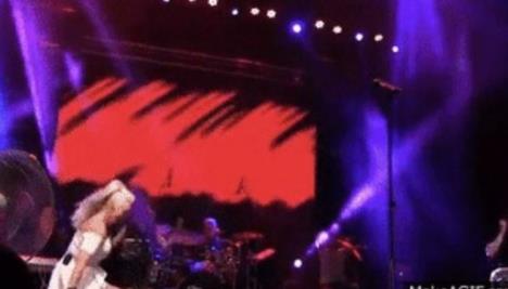 SVI PADOVI I PEHOVI BALKANSKE ZVEZDE! Lepa Brena se nekoliko puta lomila na sceni