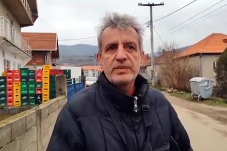 Malošište, beba i kontejner.jpg