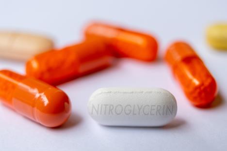 nitroglicerin shutterstock_2181082057.jpg