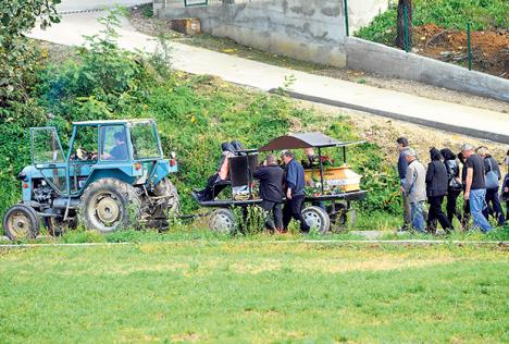 policajac-dejan-markovic-sahranjen-policajac-otmicar.jpg