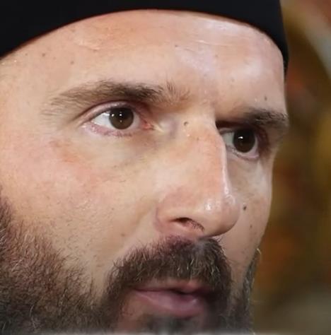 Sveštenik Aleksandar Čavka izbliza