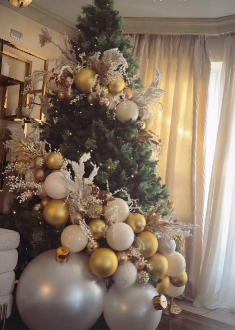 Jelena Karleuša pokazala novogodišnju jelku u porodičnom domu