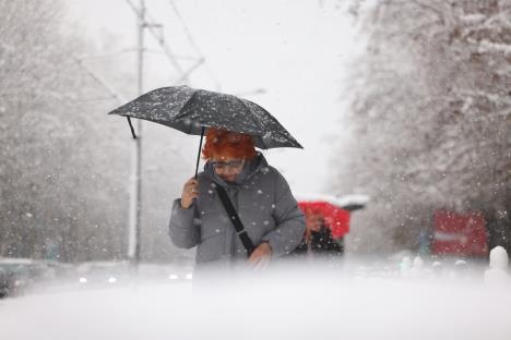 Top 10 saveta kako da bezbedno uklonite sneg i led s trotoara i prilaza svom domu