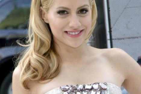 Britani Marfi u top svečanoj haljini