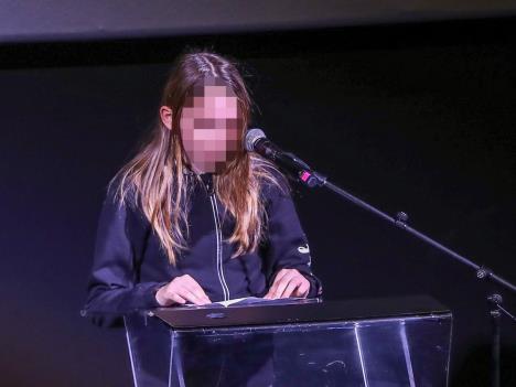 Divna Milinković drži govor na komemoraciji oca Milorada Milinkovića