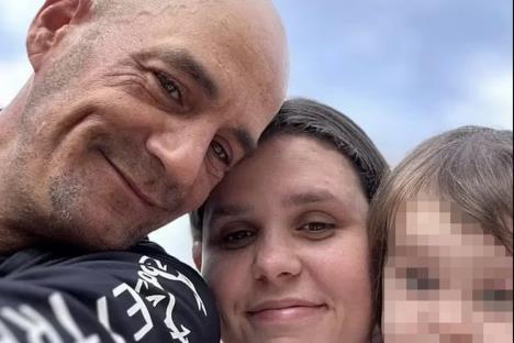 Vendi Bejli sa porodicom.jpg