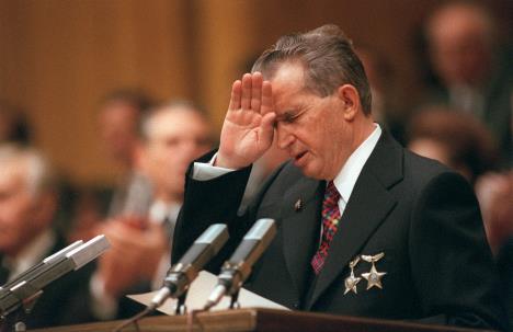 Nikolaje Čaušesku tokom partijskog kongresa 20. novembra 1989. godine