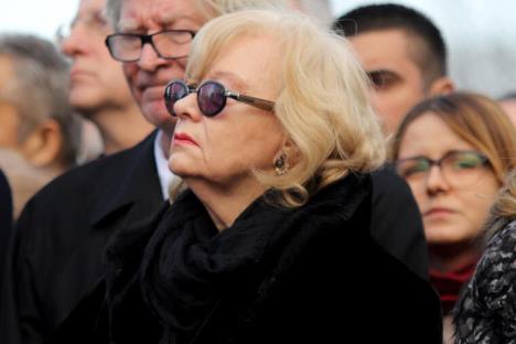 Milena Dravić na sahrani Dragana Nikolića