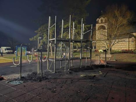 Požega zapaljeno dečje igralište