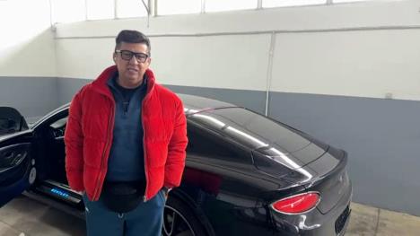 Peja se viđa sa dosta mlađom pevačicom