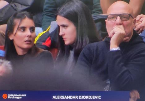 2025-01-16 21_47_23-WhatsApp.jpg