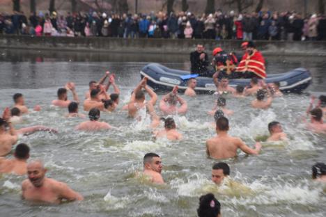 Plivanje za časni krst u Kikindi