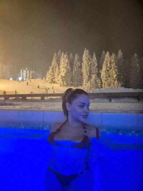 Aleksandra Mladenović na planini.jpg