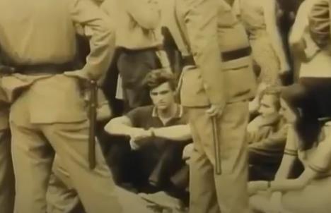 film plastični isus (4).png