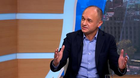 JUTARNJI CLEAN.02_34_27_03.Still007.jpg