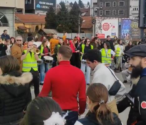 2025-01-27 19_28_30-(1) kolo autokomanda - Search _ X — Mozilla Firefox.jpg