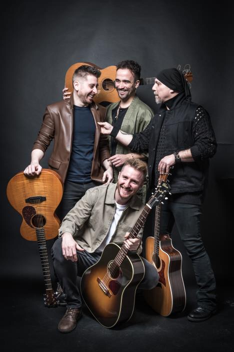 40 fingers_by simone di luca_02.jpg