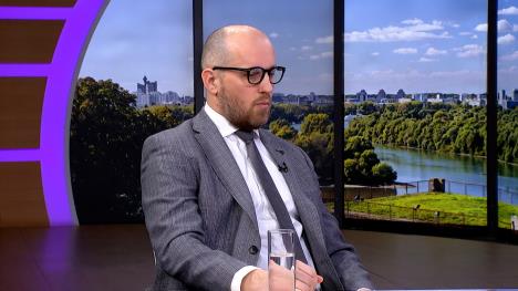 PULS CLEAN.00_14_16_05.Still003.jpg