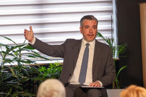 profesor Vladimir Obradović.jpg