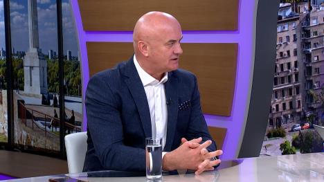 Sequence 02.00_08_36_01.Still002.jpg