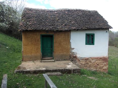 LOZNICA -Momčilova kuća u Trbušnici biće sačuvana.JPG