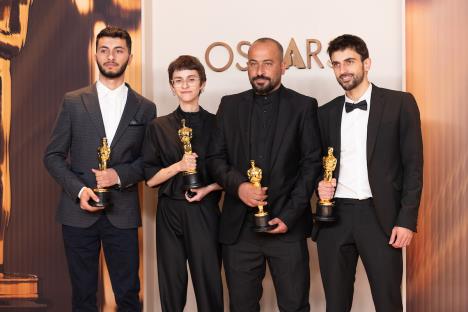 Bazel Adra, Rejčel Sor, Hamdan Balal i Juval Abraham FOTO Etienne Laurent © A.M.P.A.S..JPG