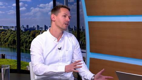 jutarnji clean.02_53_28_18.Still010.jpg