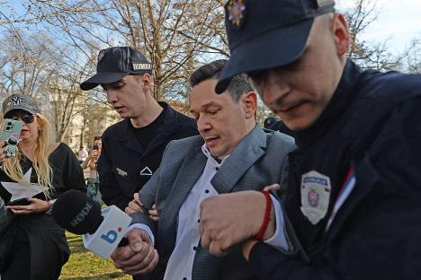 Nemanja Sarovic, hapsenje policija, foto Jakov Milosevic (1).JPG