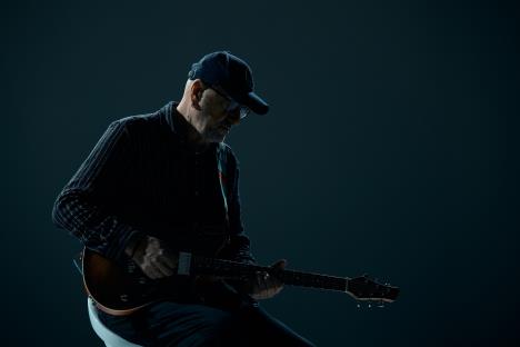 Vlatko Stefanovski Kako živim foto Ilija Pejoski.jpg