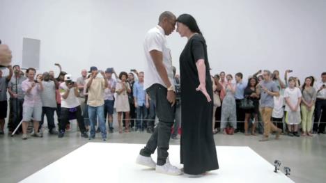 Marina Abramović i Džej Zi tokom performansa profimedia-0245936222.jpg