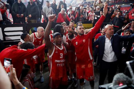 OLYMPIAKOS-ZVEZDA_379852.jpg