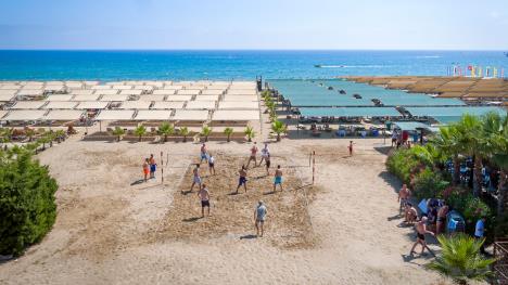 Royal Taj Mahal 2025.2.jpg