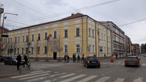 LOZNICA - Gimnazija.jpg