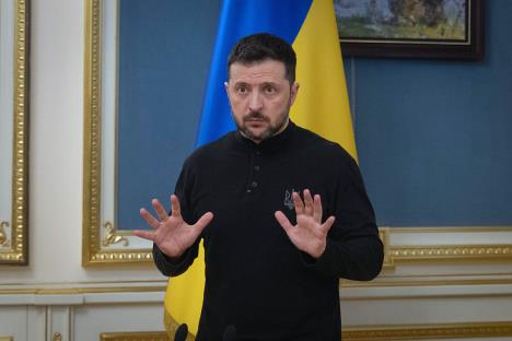 x06 AP Efrem Lukatsky.jpg