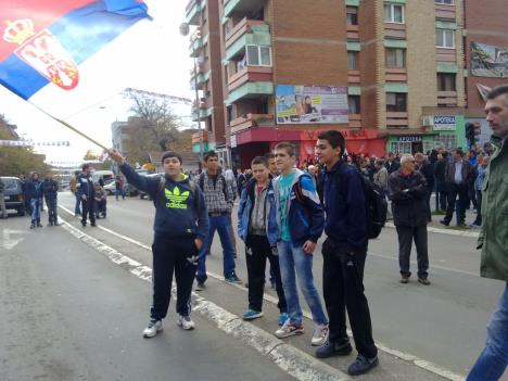 kosovska-mitrovica-miting.jpg