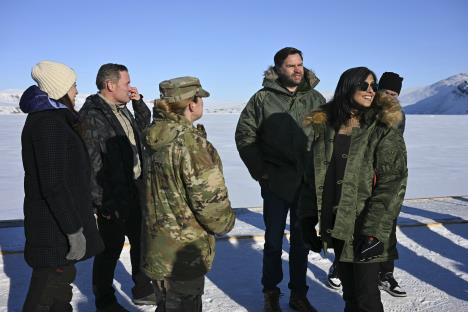 xxx04 AP Jim Watson.jpg