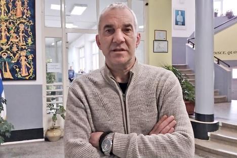 0601   Nenad Disić direktor gimnazije 9. maj u Nišu.jpg