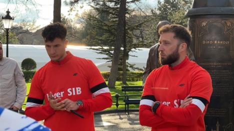 puls clean.02_50_10_03.Still013.jpg